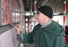 Photo gallery of the creation of the Bridge Mural