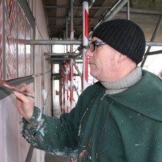 Fred painting detail of the brickwork on 88 Milford Street, March 2011 | Anna Tooth