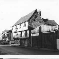 Number 43 Milford Street, boarded up and for sale in 1971 | With kind permission of The Salisbury Museum © Salisbury Museum